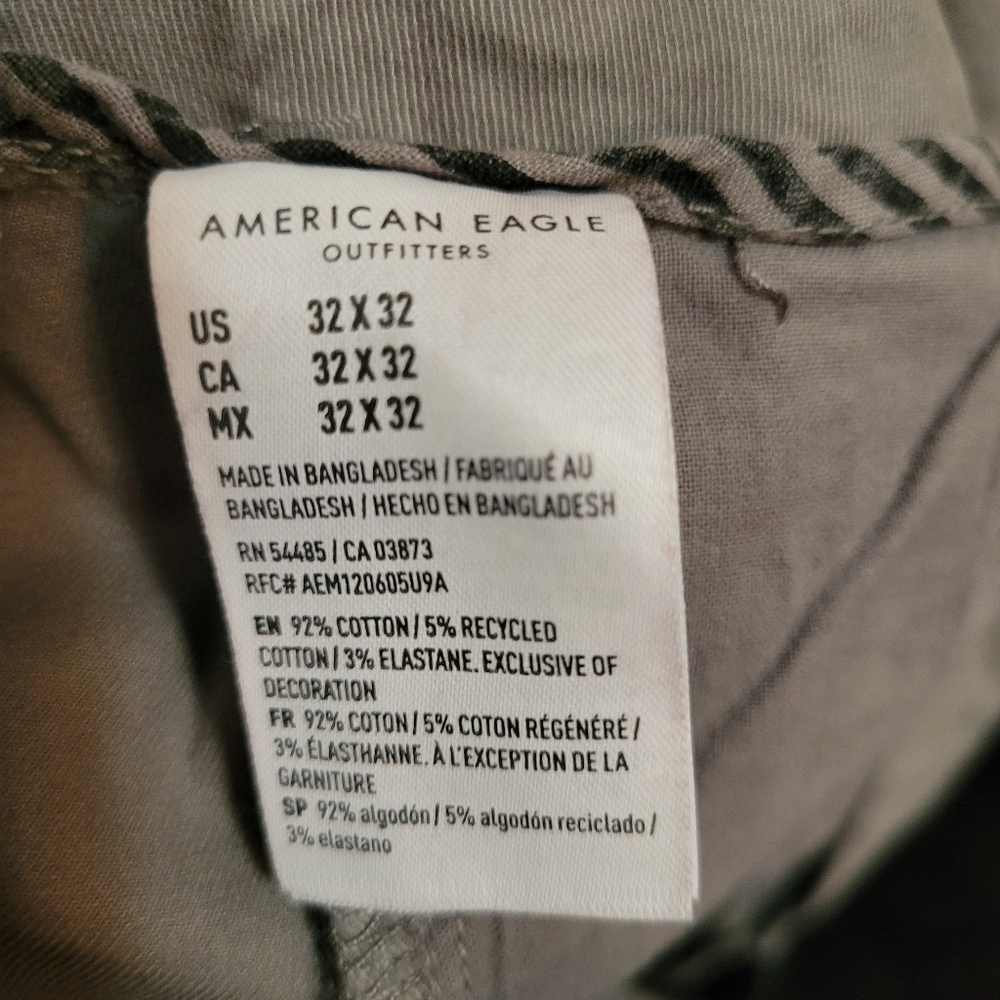American Eagle Outfitters Men's Slim Lived-In Khaki Pant - Picture 3 of 6
